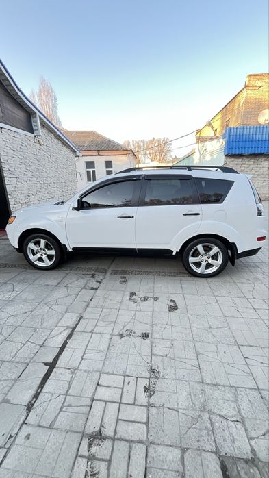 Проодам авто Mitsubishi Autlender