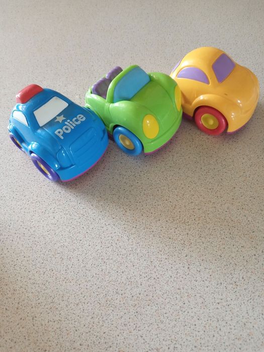 Дитячі іграшкові машинки