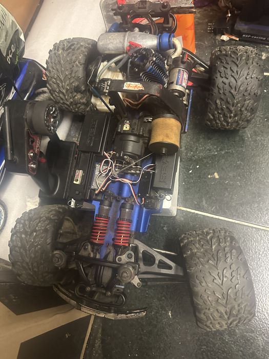 Traxxas revo 3.3
