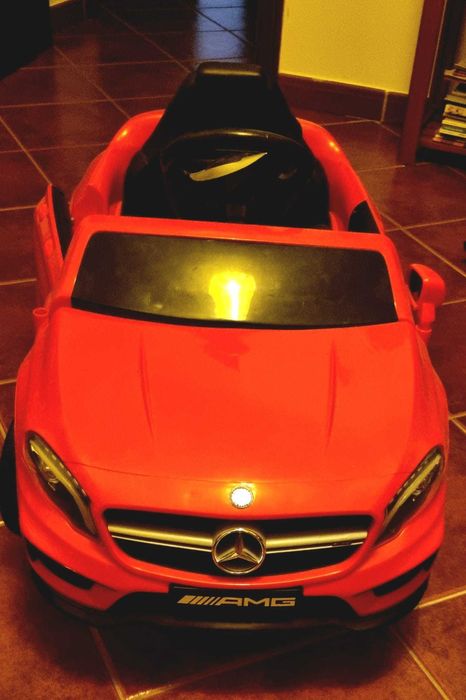 Mercedes GLA 45 AMG – Carrinho Elétrico Infantil Vermelho (1–4 anos)