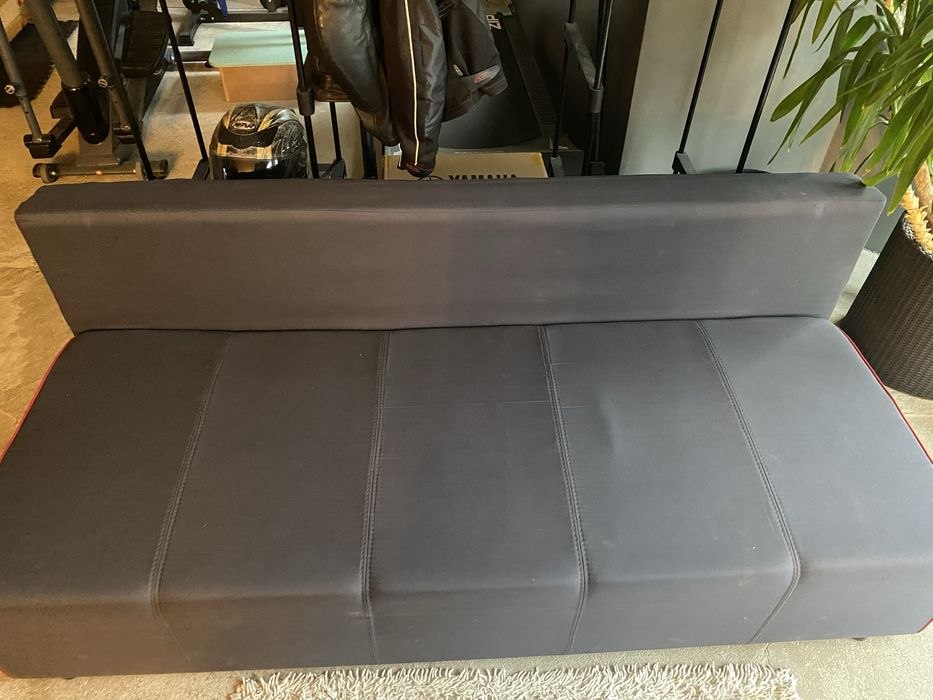 Sofa, kanapa, wersalk rozkładana.