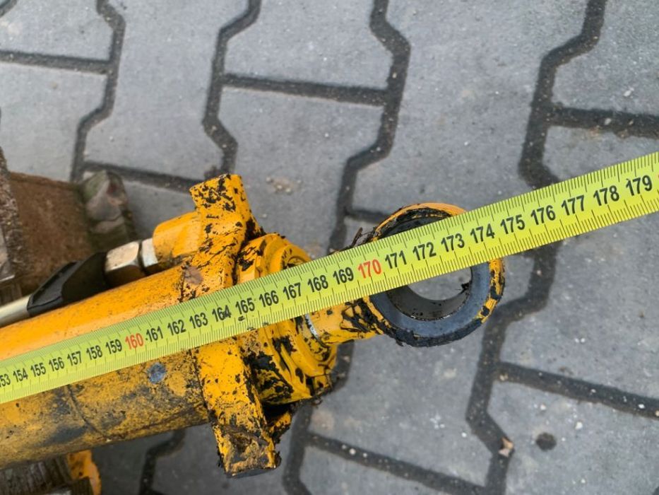 siłownik wysuwu ramienia teleskopa do koparki fermec terex mf