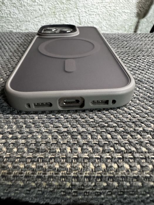 Чехол на iphone 16pro