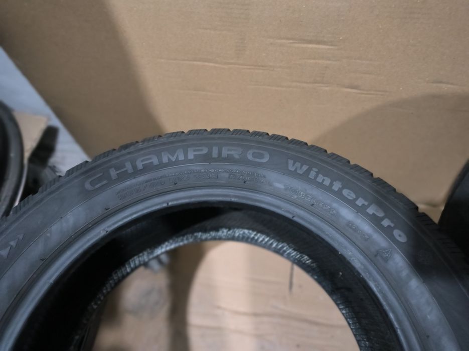 205/60R16 GT Radial Champiro Winter Pro
