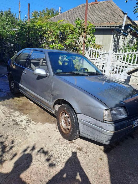 Авто Renault 19  1989р випуску