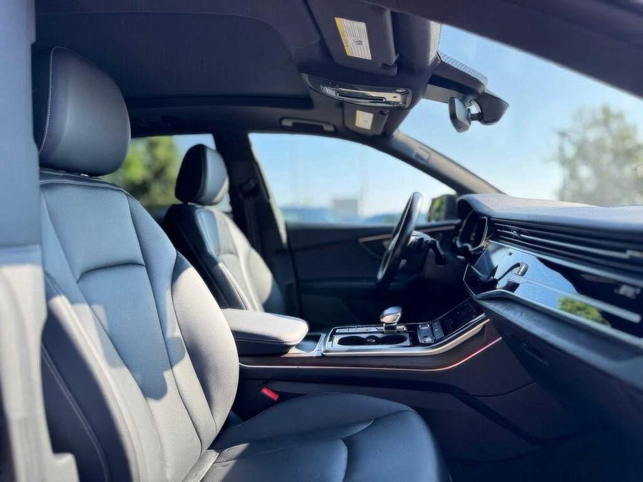Audi Q8 quattro Premium Plus      2021