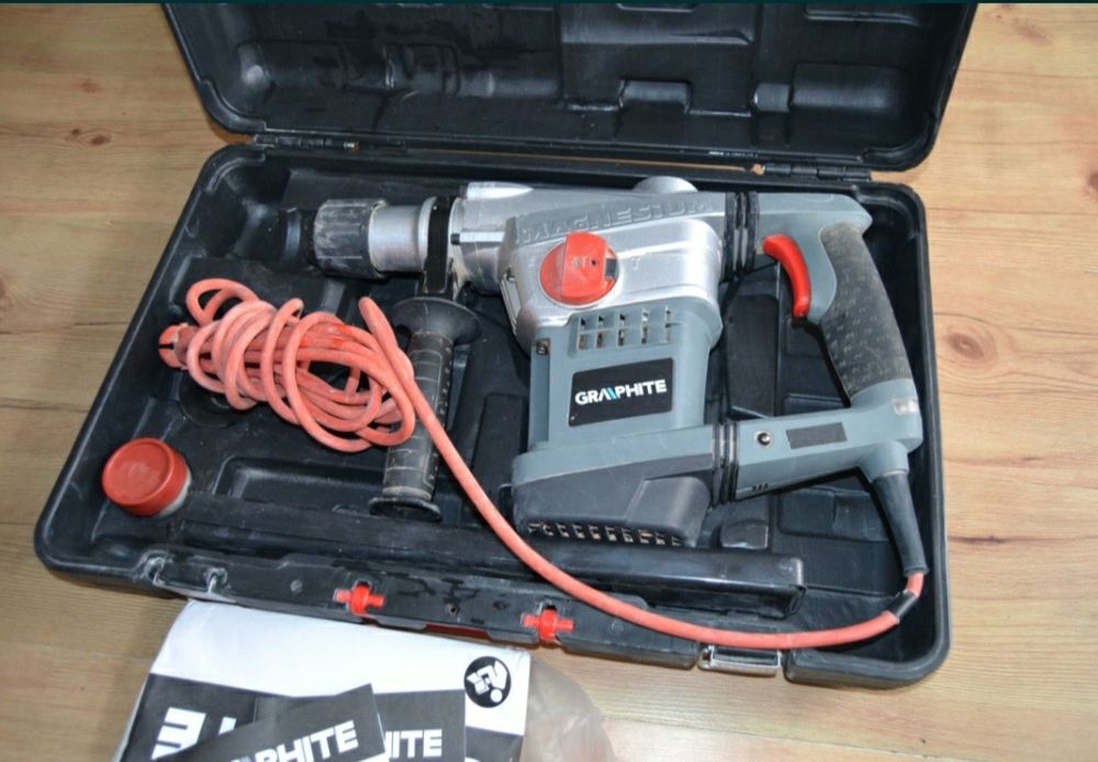 Młot do kucia bruzdownica ukosnica przecinarka jezdna do betonu pila