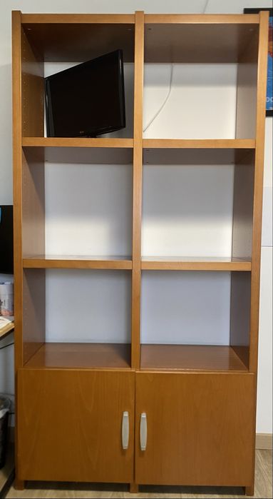 Estante em madeira Fai