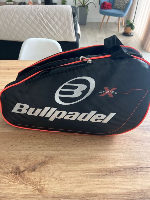 Kit Padel Completo: Raquete Bullpadel Neuron + Mala Bullpadel + Extras