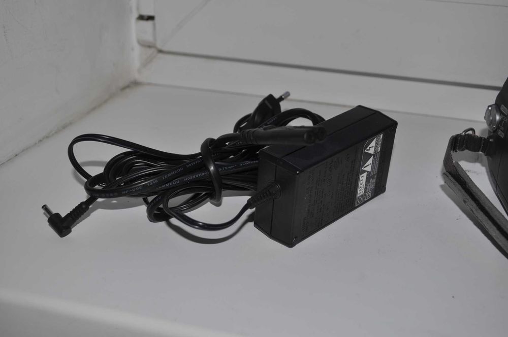 Видеокамера Canon DC301e