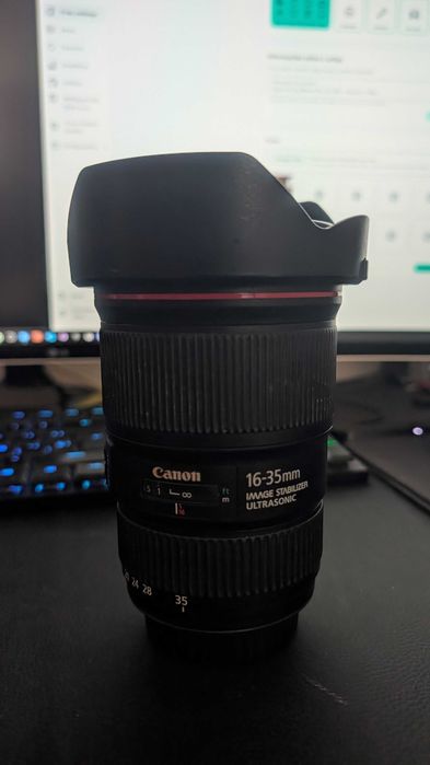 Canon EF 16-35mm f/4 L IS USM + Para-sol + Bolsa + Filtro B+W