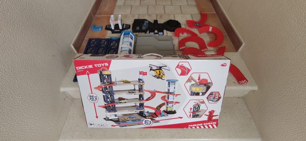 Dickie Toys - Pista de Carrinhos com Estação, Elevador e Garagem  

Va