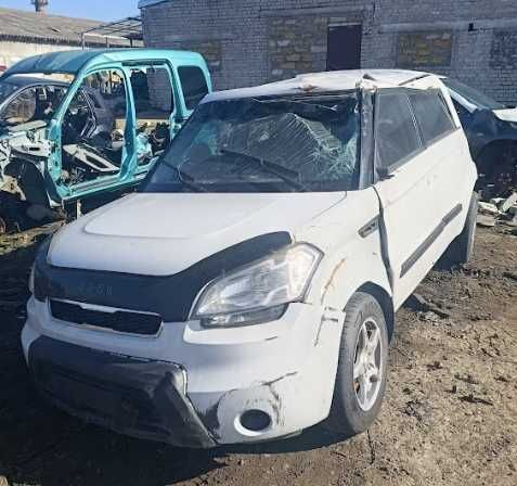 Кузов KIA Soul 1.6 бенз 2010г белый. Разборка KIA Soul