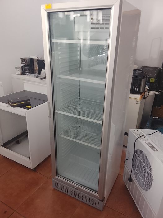 Vitrine Refrigerada (em Perfeito Funcionamento)
