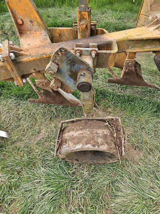 Pług obrotowy 3+1 Bonnel