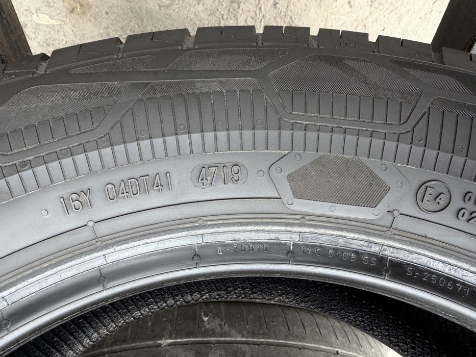 Шини 215/65/16C Continental VanContactEco 2шт літо