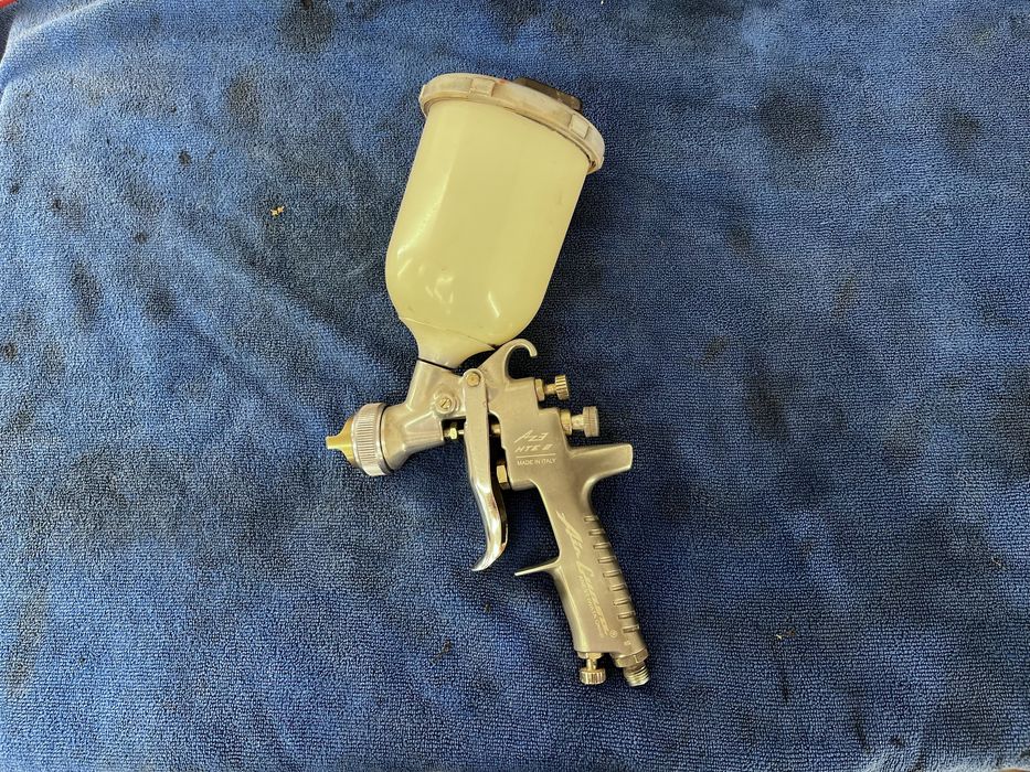 Pistolet lakierniczy Iwata Airgunsa AZ3 HTE2 1.3