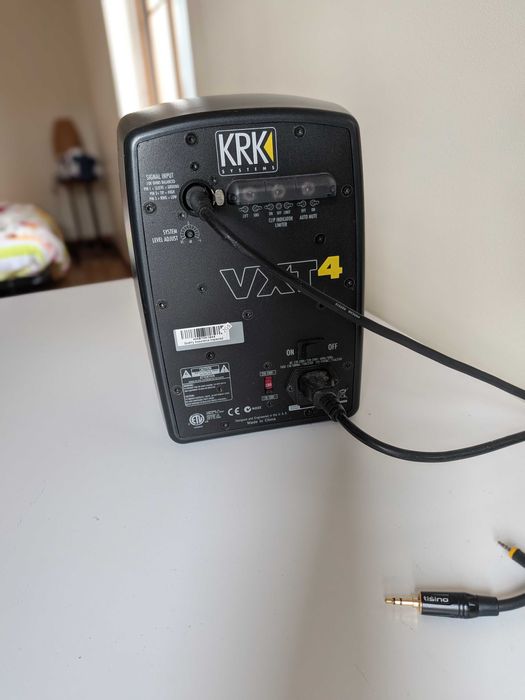 Monitores KRK VXT4 + Konnect 6