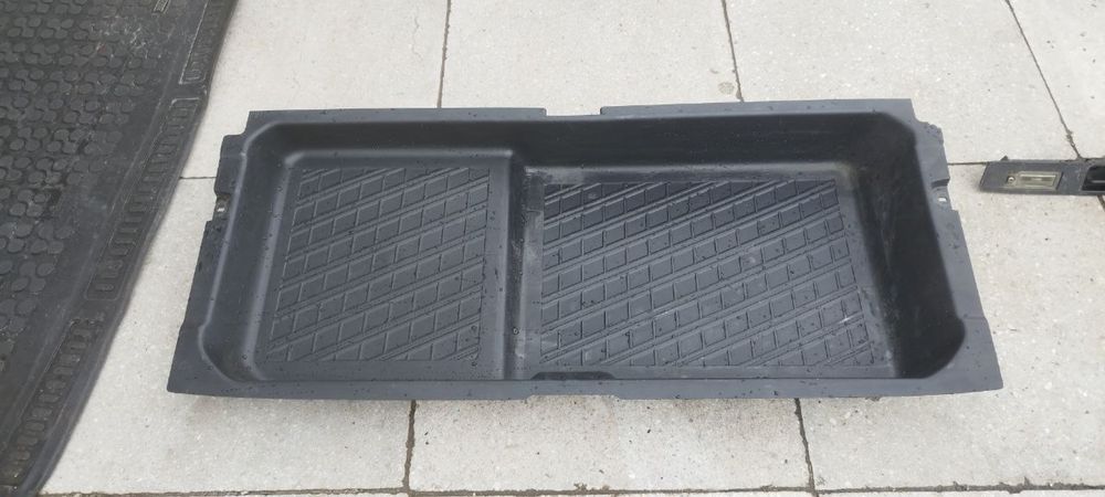 Фальшдно багажнику Volvo v70