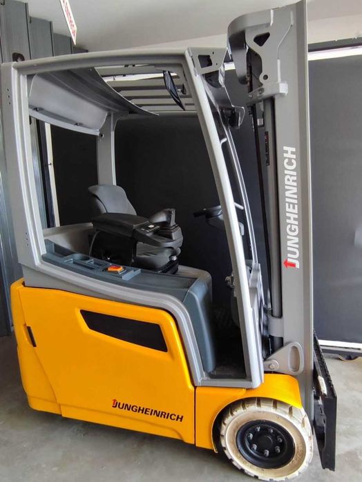 Empilhador Jungheinrich EFG 216K