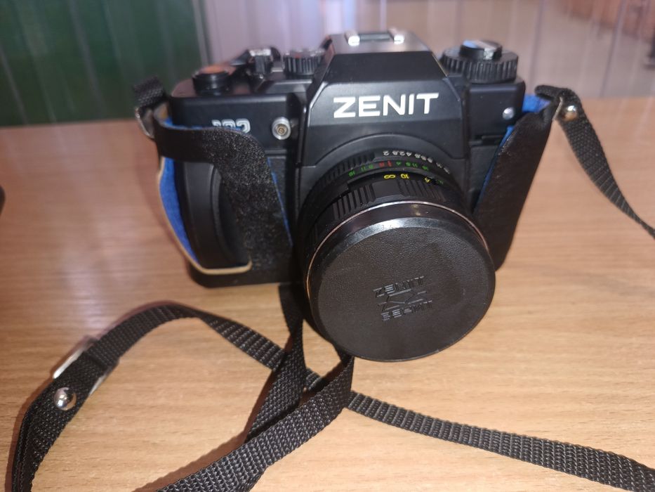 Винтажный фотоаппарат зенит 122 . абсолютно новый