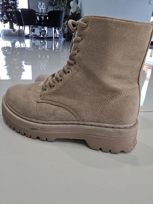 Buty zamszowe trepy botki sznurowane beżowe 38