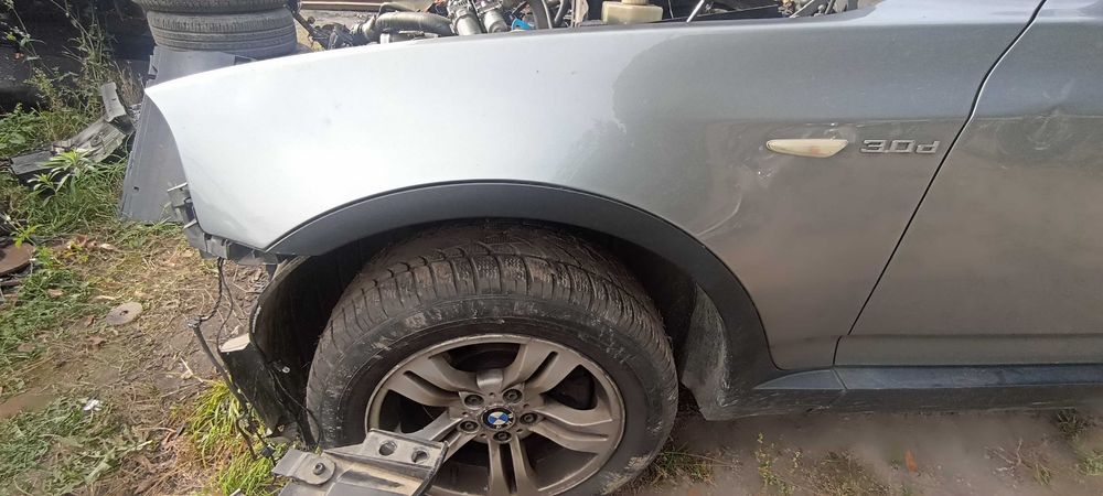błotnik lewy bmw x 3  3.0 d x drive  e83  lak A08/7