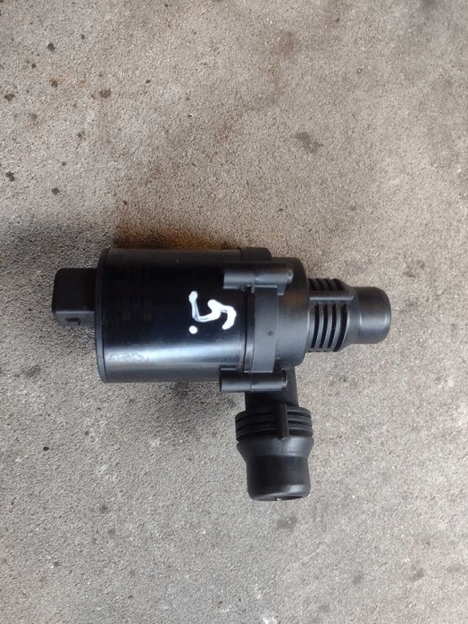 Помпа дополнительная BMW 5 E60 E61 E63 E64 E70 E53 X5 электрическая