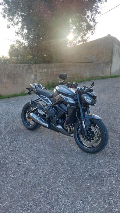 Triumph street triple 765 R