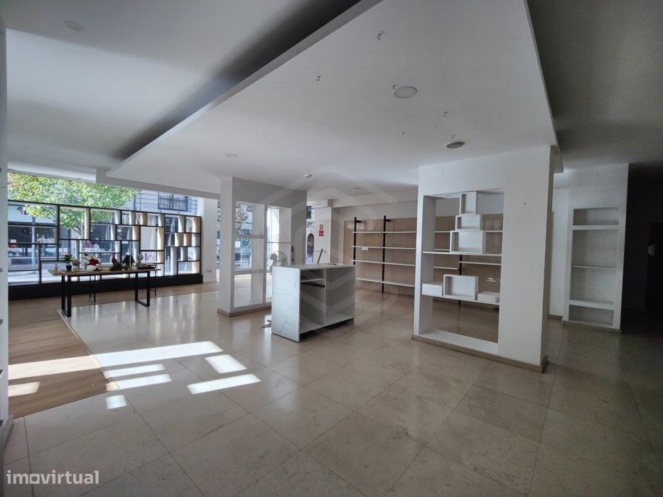 Espaço no centro de S. João da Madeira