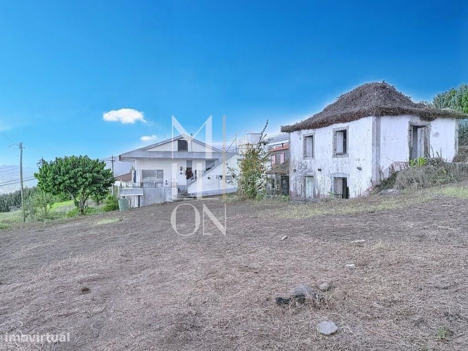 Propriedade no Arco da Calheta para recuperar