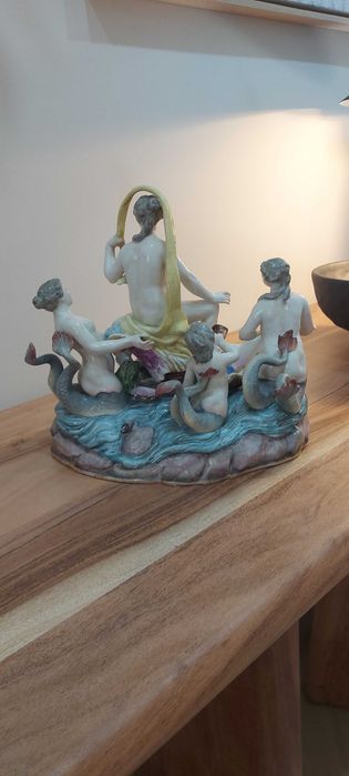Escultura  de porcelana da famosa marca Alemã Meissen