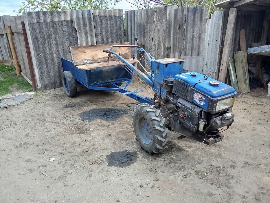 Маю авто і мотоблок можу поміняти на трактора