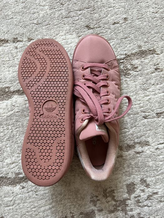 Кросівки adidas жіночі