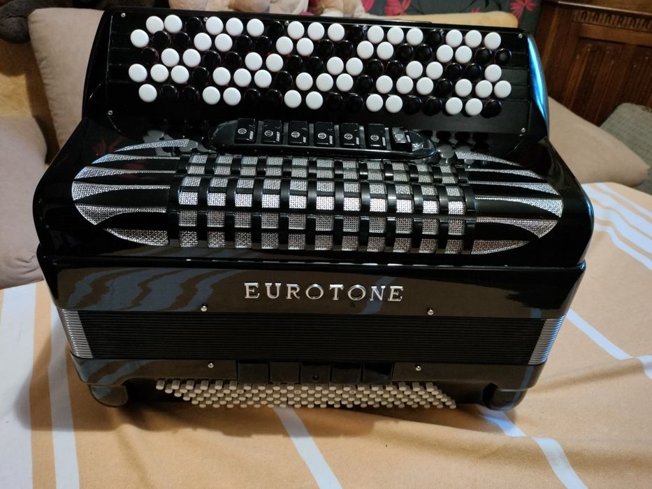 Akordeon guzikowy Eurotone (Bugari)