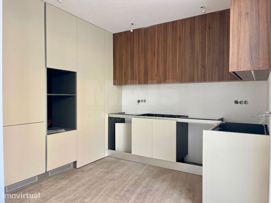 Último T3 na fase de acabamentos, com Varanda Privativa de 32 m² + ...