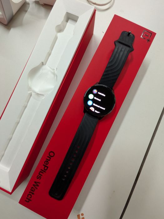One Plus 8 Pro 128 GB + Watch