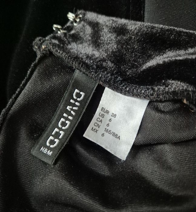 Czarna welurowa sukienka ze stójką,H&M,r.M