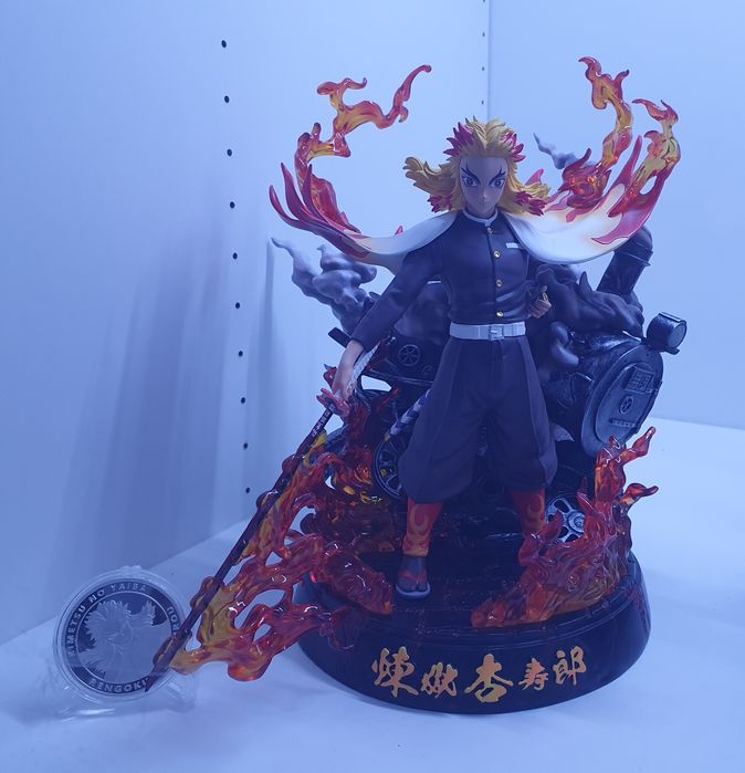 Estátua Rengoku Demon Slayer