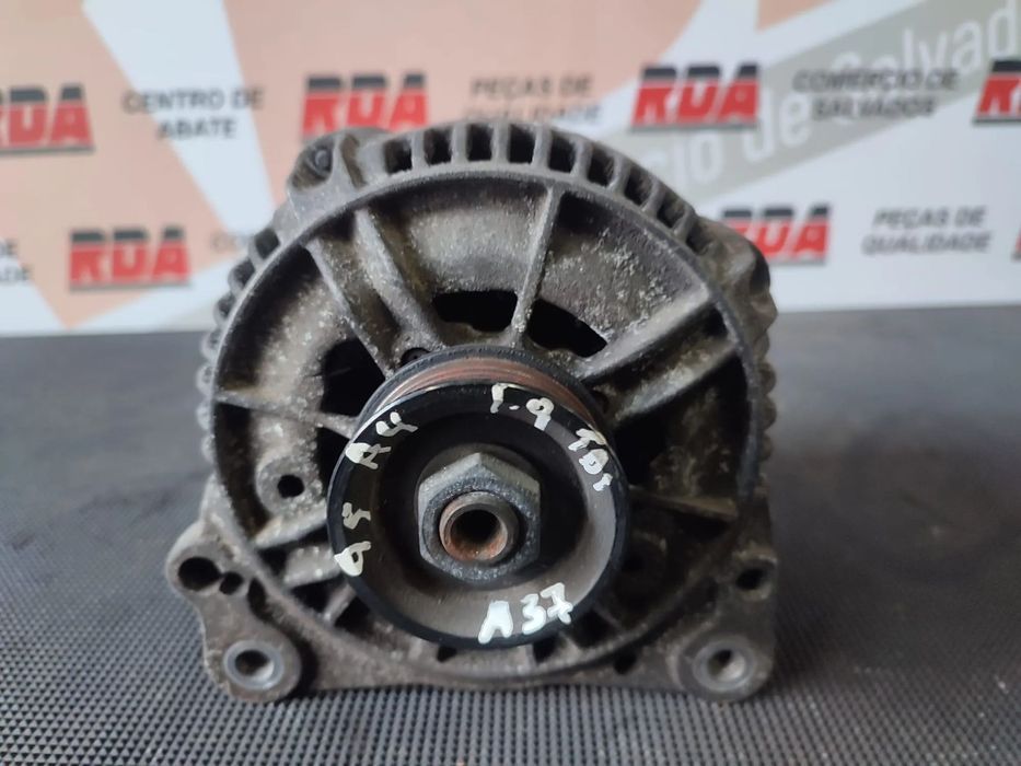 A37 ALTERNADOR  AUDI A4 B5 1.9 TDI de 1999, 120A
