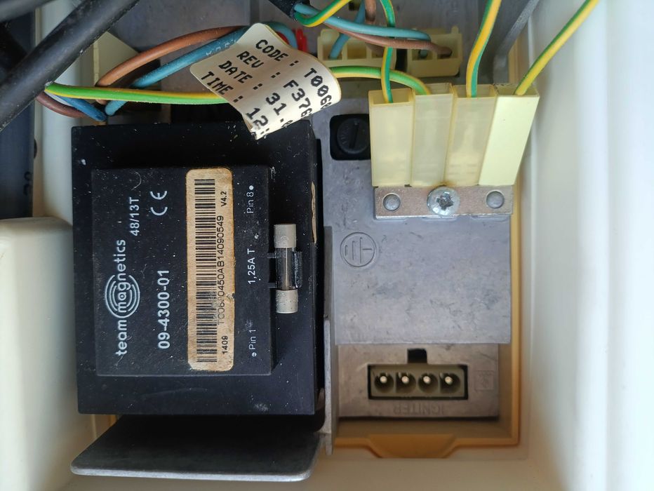 Блок управління і з.єднувальна труба до котла BUDERUS GB112-60W