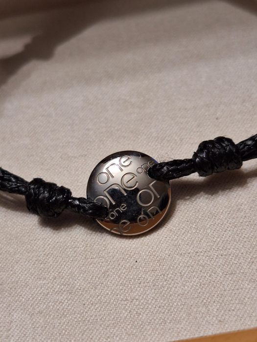 Pulseira One - cor preta - artigo novo