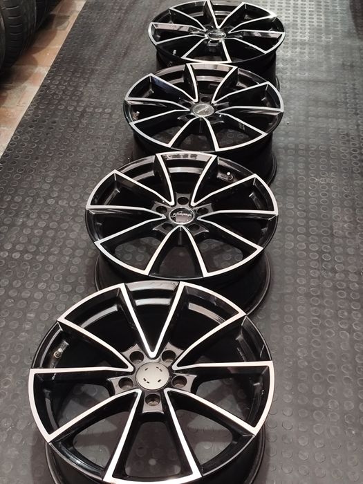 Диски R-18 5*114,3  8j et45 цо74/67,1 (KIA Nissan Renault Mazda Mitsubishi)