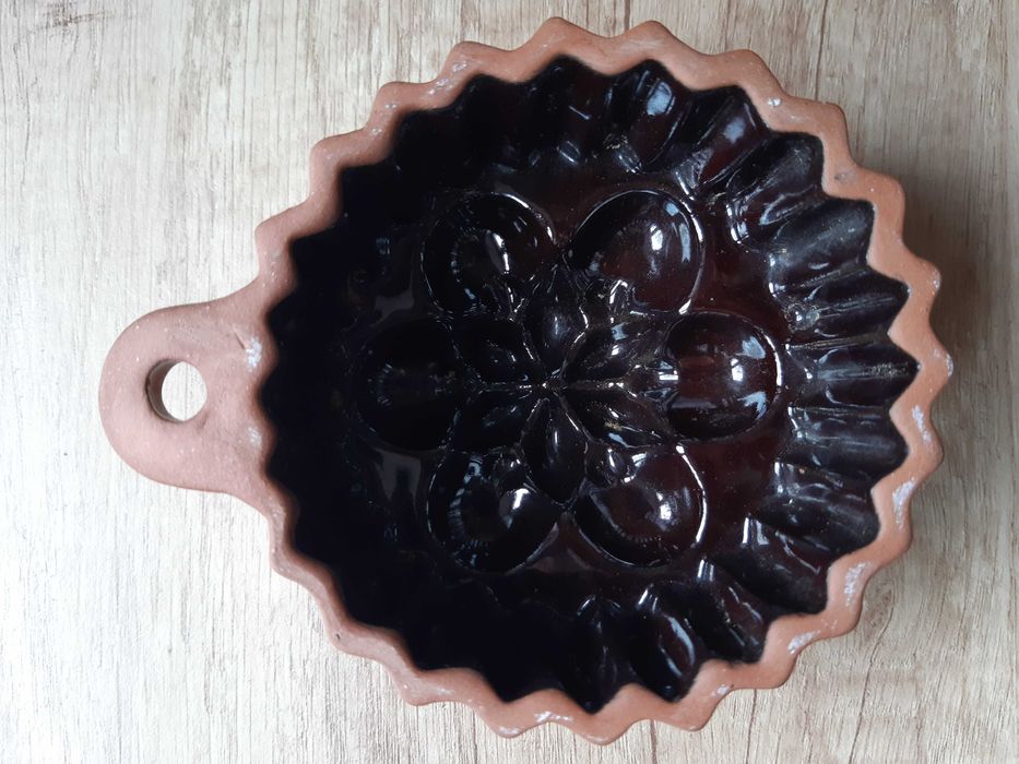 Dwie ceramiczne foremki