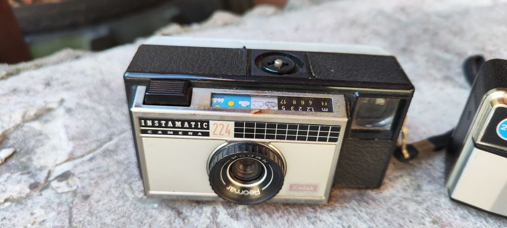 Aparaty Kodak 224,225 Instamatic Camera
