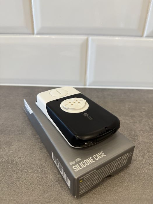 GPS Garmin Edge 1030 em ótimo estado, praticamente novo