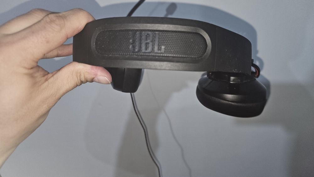 Fones gaming JBL