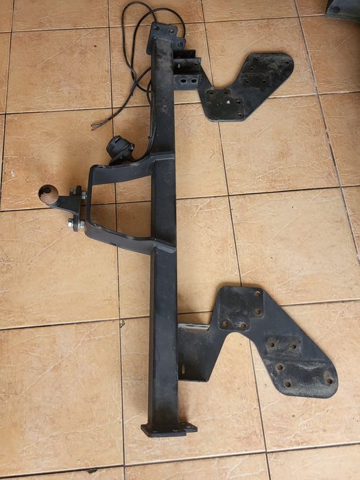 Suporte  para reboque izuso d-max