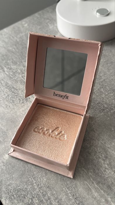 Хайлайтер Benefit Cookie- відтінок Golden Pearl