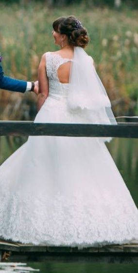 Весільна сукня б/в